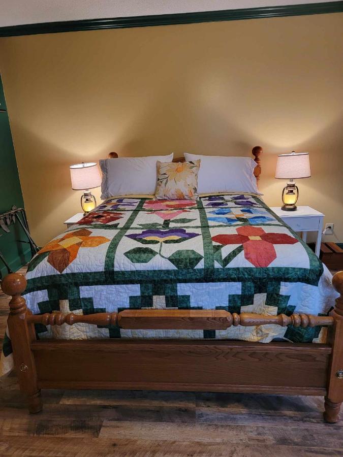 Moonlight Manor Bed & Breakfast Floyd Eksteriør bilde