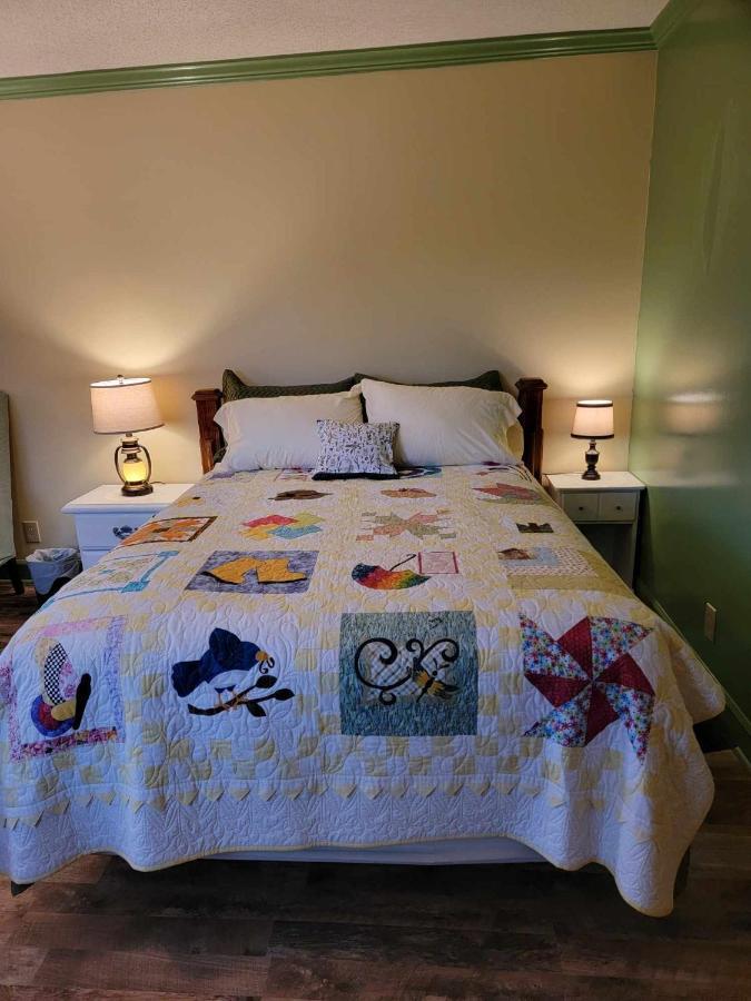 Moonlight Manor Bed & Breakfast Floyd Eksteriør bilde